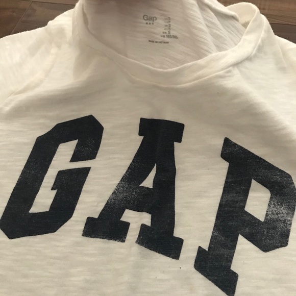 GUC bundle of Gap women’s short sleeved tees - Picture 5 of 13